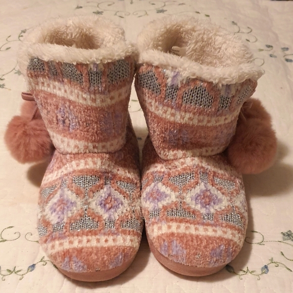 Women's Boot Slippers - Size 9-10 - Picture 2 of 6